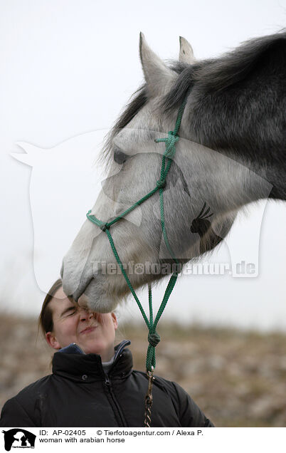 Frau mit Araber / woman with arabian horse / AP-02405