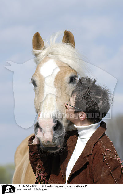 Frau mit Haflinger / woman with Haflinger / AP-02480