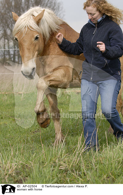 Frau mit Haflinger / woman with horse / AP-02504
