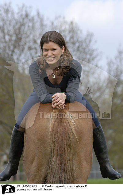 young woman with horse / AP-03285