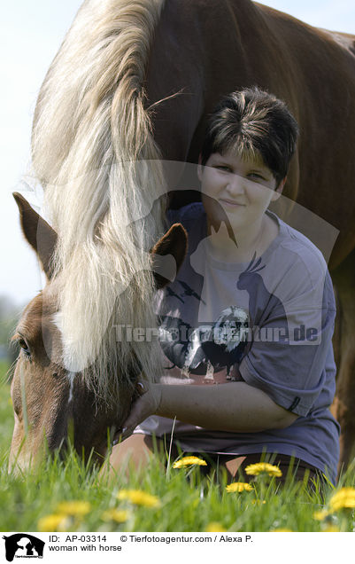 Frau mit Pferd / woman with horse / AP-03314