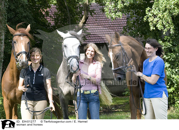 Frauen und Pferde / woman and horses / EH-01277