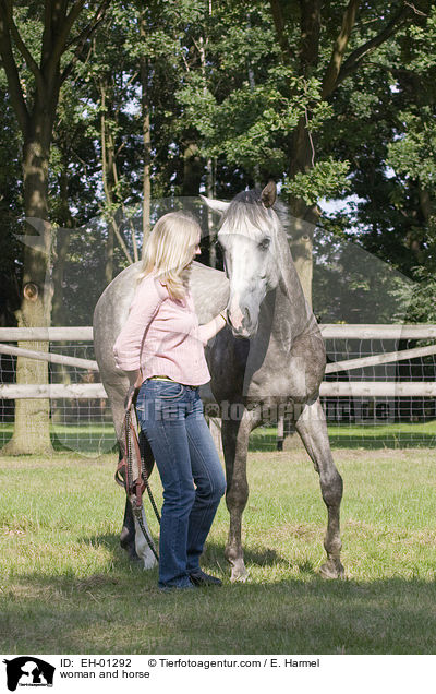 Frau und Pferd / woman and horse / EH-01292