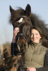 woman with Frau mit Criollo