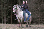 girls with pony