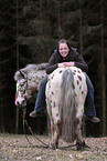 girls with pony