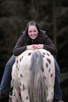 girls with pony