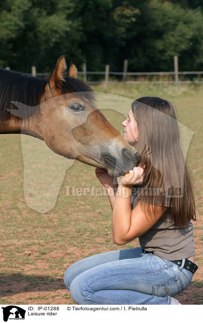 Mdchen mit Lewitzer Pony / Leisure rider / IP-01288