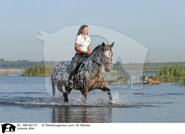Ritt durchs Wasser / Leisure rider / RR-08175
