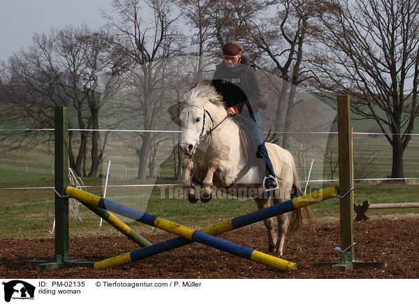 riding woman / PM-02135
