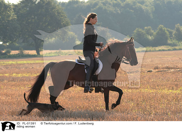 riding woman / FL-01391