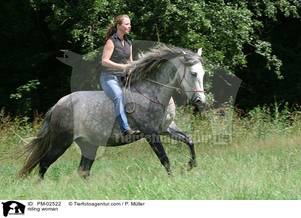Freizeitreiten / riding woman / PM-02522