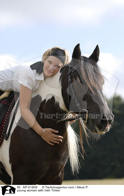 junge Frau mit Irish Tinker / young woman with Irish Tinker / AP-01809