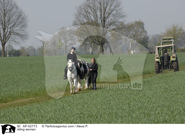 Freizeitreiten / riding woman / AP-02773