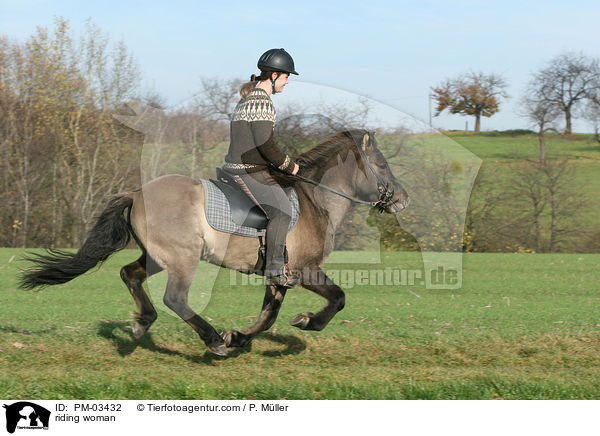 riding woman / PM-03432