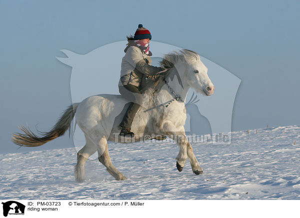 Freizeitreiten / riding woman / PM-03723