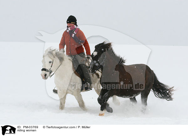 reiten mit Handpferd / riding woman / PM-03769