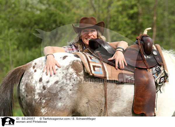 Frau und Pintaloosa / woman and Pintaloosa / SS-26957