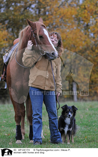 woman with horse and dog / AP-04174