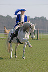 Showriding