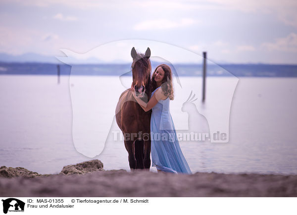 Frau und Andalusier / woman and Andalusian Horse / MAS-01355