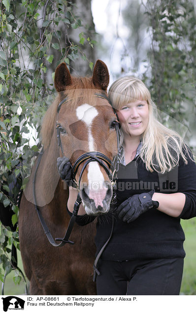 Frau mit Deutschem Reitpony / woman with pony / AP-08661