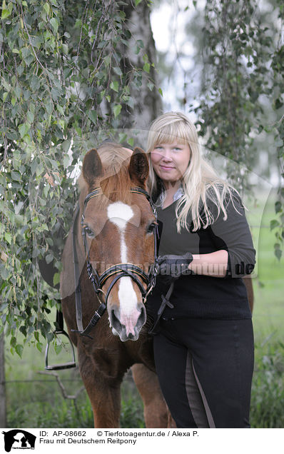 Frau mit Deutschem Reitpony / woman with pony / AP-08662