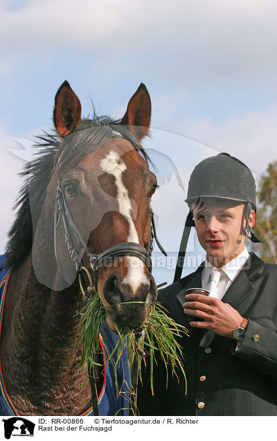 Rast bei der Fuchsjagd / break at fox hunting / RR-00866