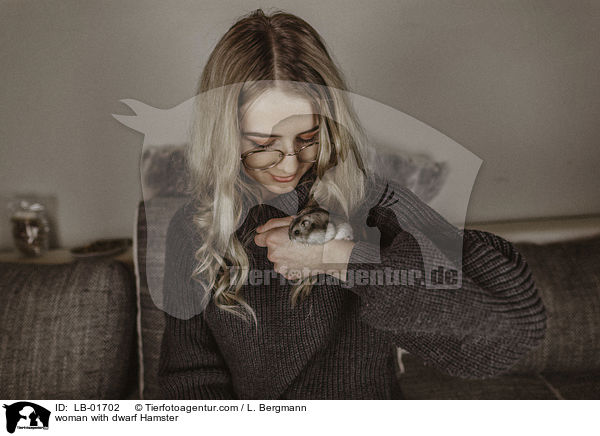 woman with dwarf Hamster / LB-01702