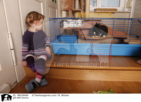 girl with bunny / RR-28484