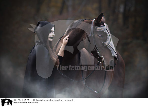Frau mit Kriegspferd / woman with warhorse / VJ-01171