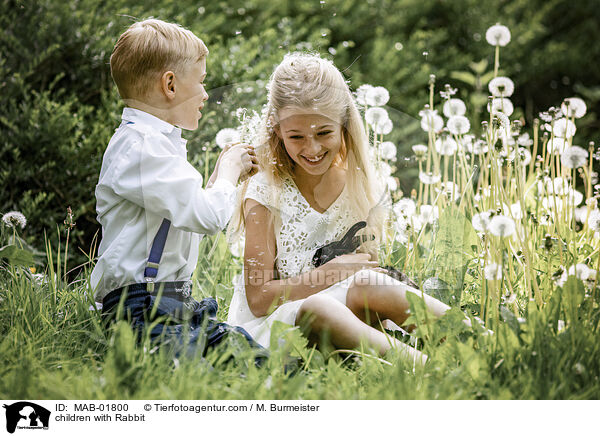 Kinder mit Hase / children with Rabbit / MAB-01800